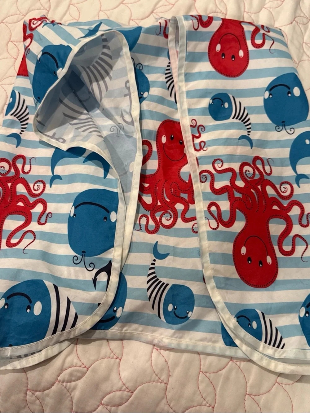 Used Kids Ocean Cape for cut hair /Friends Sleeveless  - Blue & Red(85cmLx72cmW)